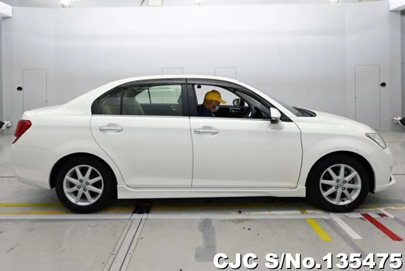 2013 Toyota / Corolla Axio Stock No. 135475