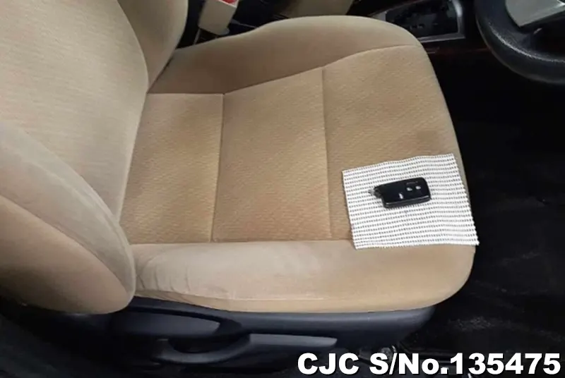 2013 Toyota / Corolla Axio Stock No. 135475