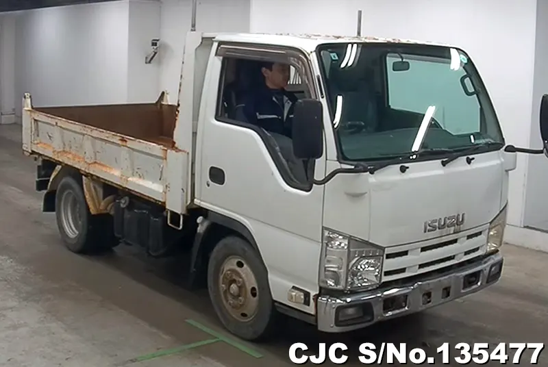 2011 Isuzu / Elf Stock No. 135477