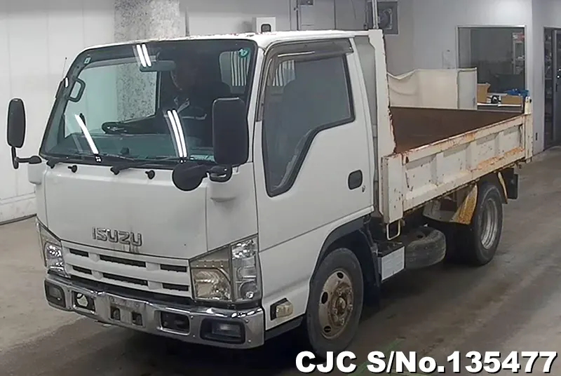 2011 Isuzu / Elf Stock No. 135477