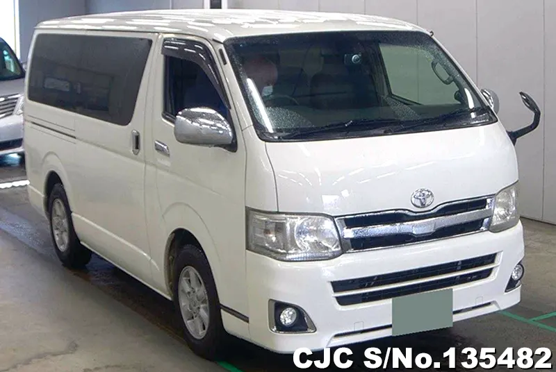 Toyota / Hiace 2013
