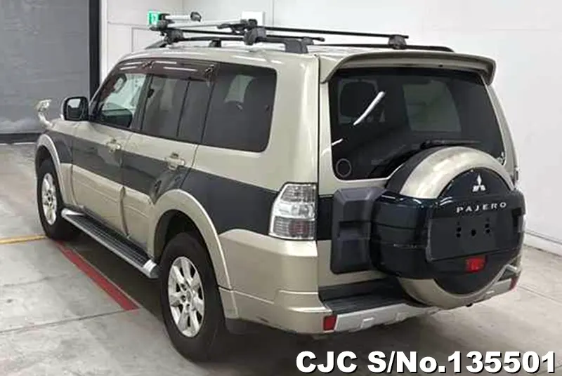2013 Mitsubishi / Pajero Stock No. 135501