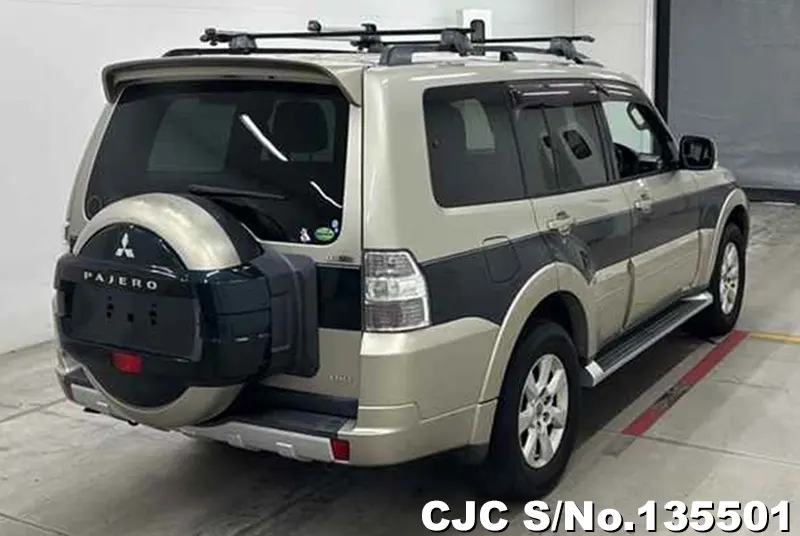 2013 Mitsubishi / Pajero Stock No. 135501