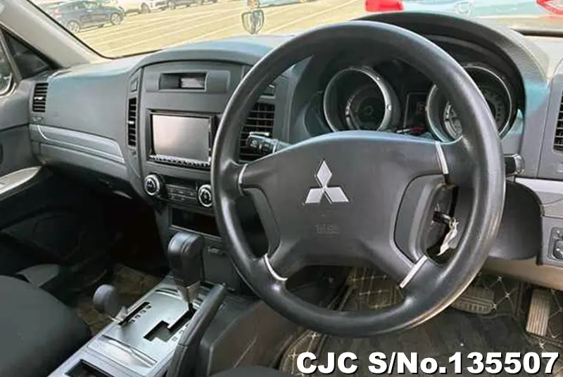 2012 Mitsubishi / Pajero Stock No. 135507