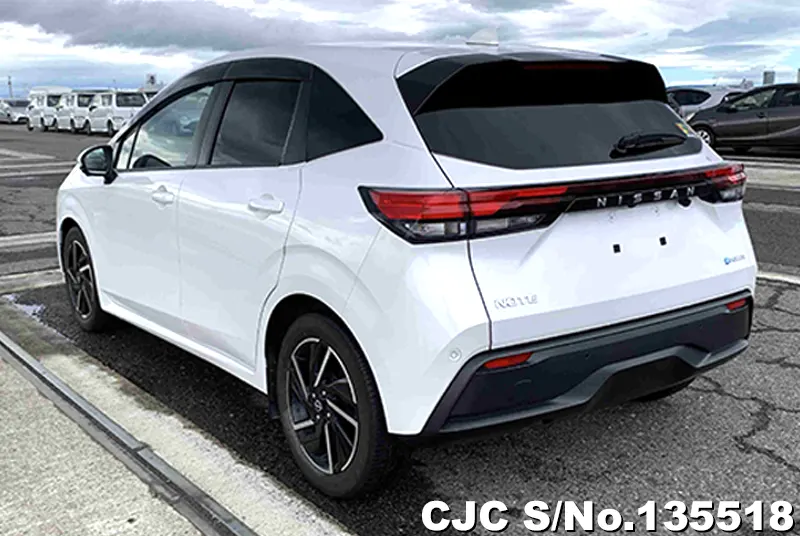 Nissan Note in Pearl White for Sale Image 1