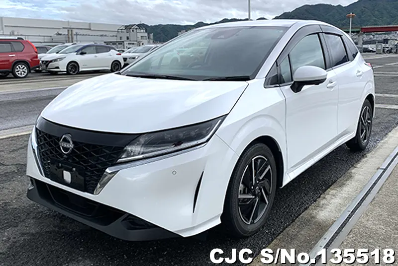 Nissan Note in Pearl White for Sale Image 3