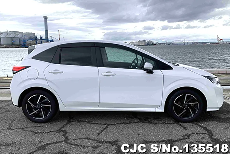 Nissan Note in Pearl White for Sale Image 6
