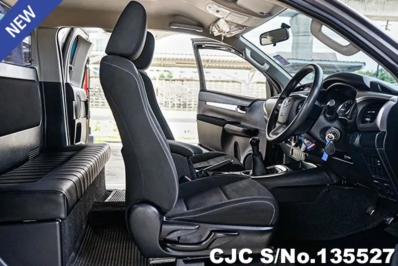 2020 Toyota / Hilux / Revo Stock No. 135527