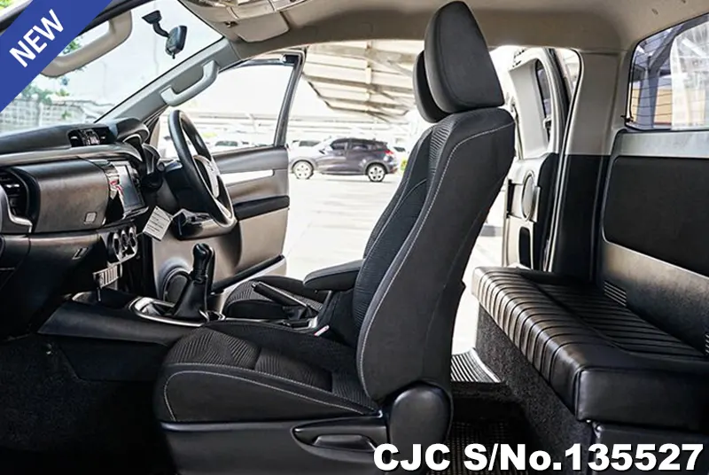 2020 Toyota / Hilux / Revo Stock No. 135527