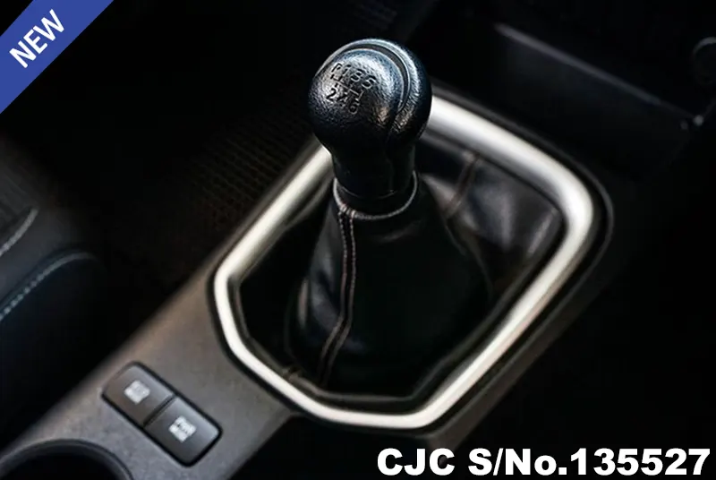 2020 Toyota / Hilux / Revo Stock No. 135527