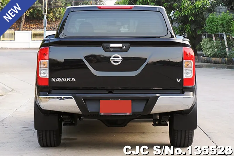 Nissan Navara in Black for Sale Image 5