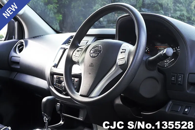 Nissan Navara in Black for Sale Image 7