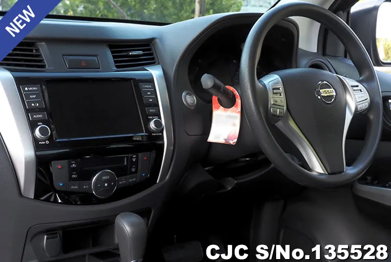 Nissan Navara in Black for Sale Image 12