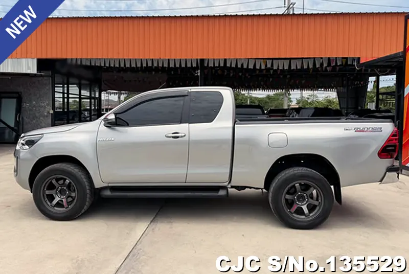 2022 Toyota / Hilux / Revo Stock No. 135529