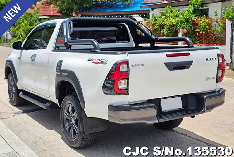 Toyota Hilux in White for Sale Image 1
