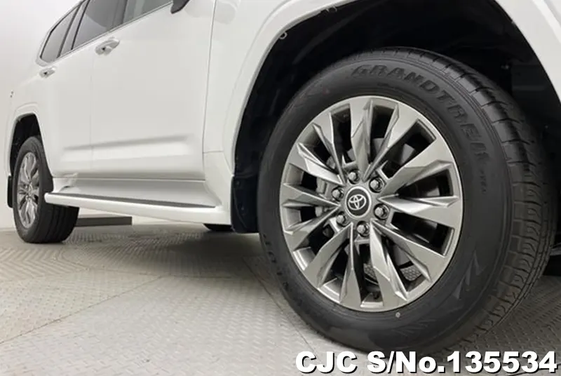 2024 Toyota / Land Cruiser Stock No. 135534