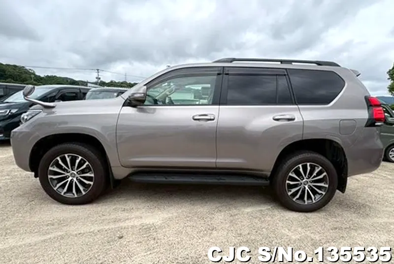 2023 Toyota / Land Cruiser Prado Stock No. 135535