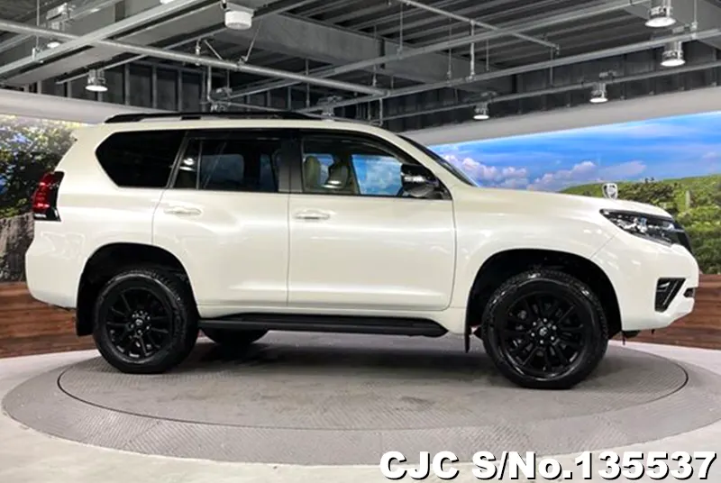 2023 Toyota / Land Cruiser Prado Stock No. 135537