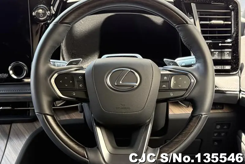 2025 Lexus / LM500h Stock No. 135546
