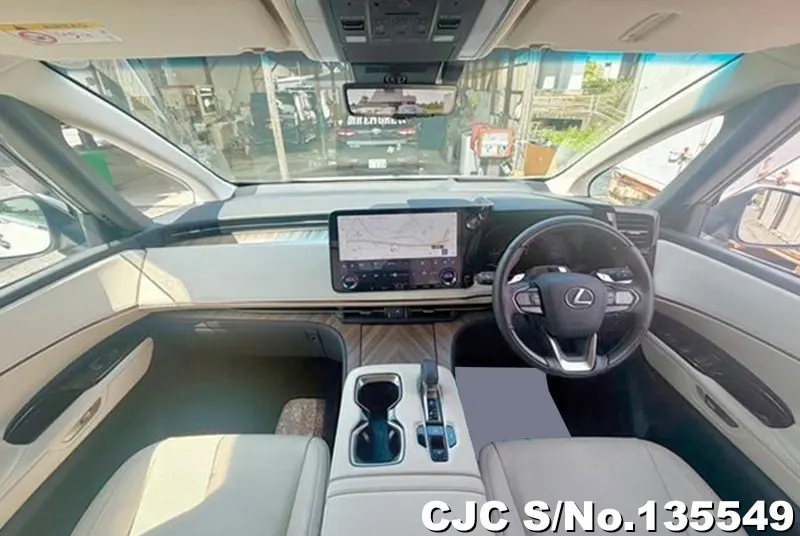 2025 Lexus / LM500h Stock No. 135549