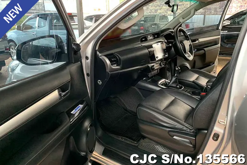 2020 Toyota / Hilux / Revo Stock No. 135566