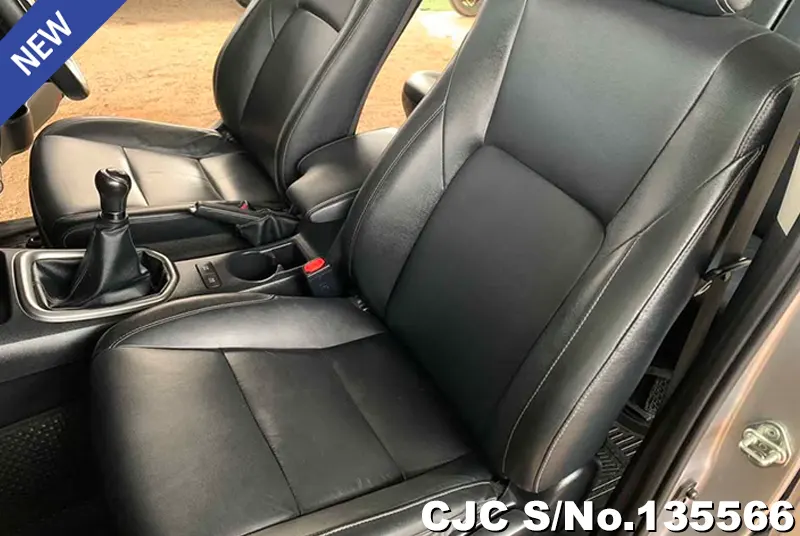 2020 Toyota / Hilux / Revo Stock No. 135566