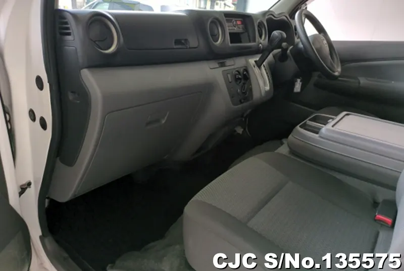2018 Nissan / Caravan Stock No. 135575