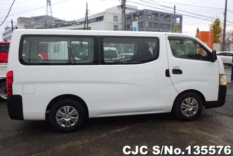 2017 Nissan / Caravan Stock No. 135576