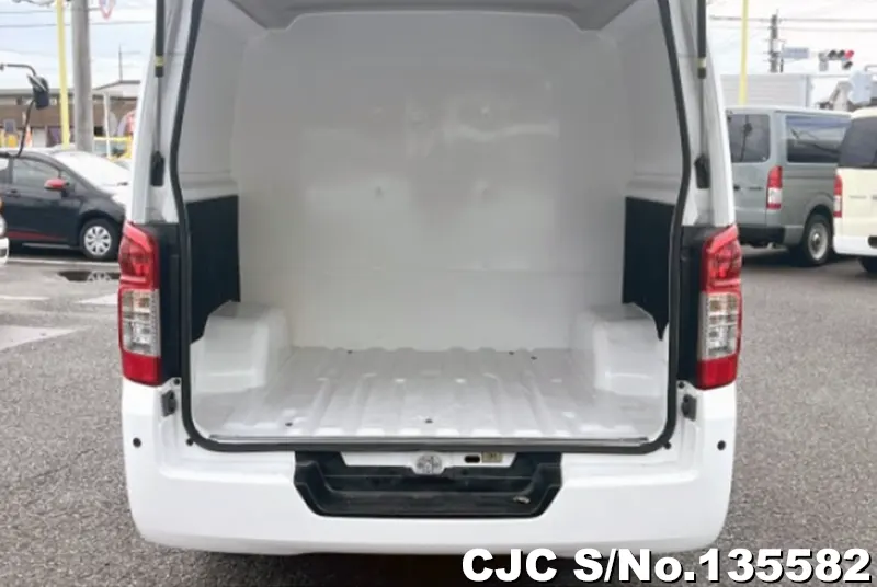 2020 Nissan / Caravan Stock No. 135582