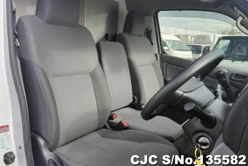 2020 Nissan / Caravan Stock No. 135582