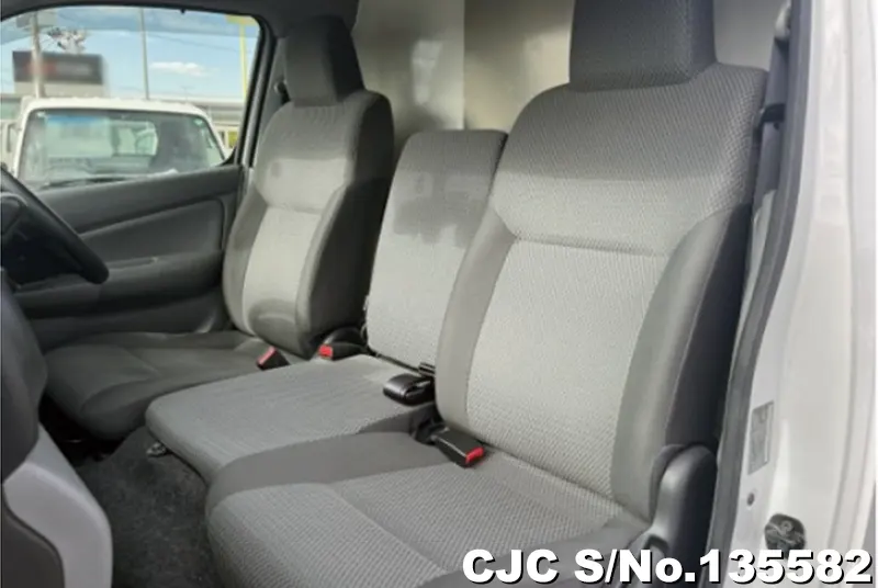 2020 Nissan / Caravan Stock No. 135582