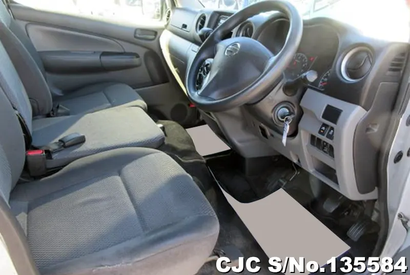 2017 Nissan /  Stock No. 135584