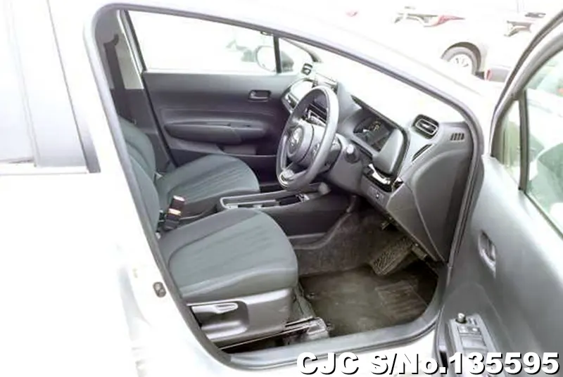2023 Toyota / Aqua Stock No. 135595
