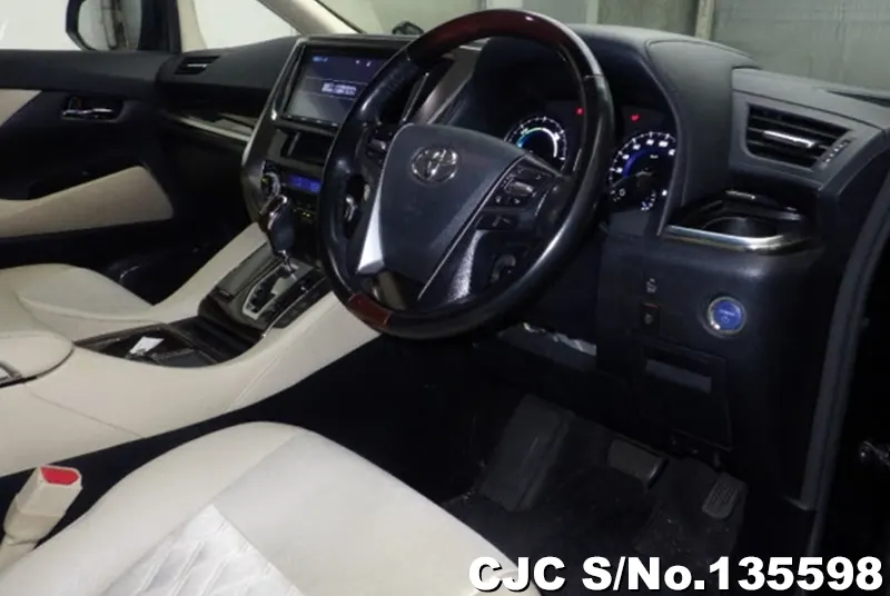 2017 Toyota / Alphard Stock No. 135598