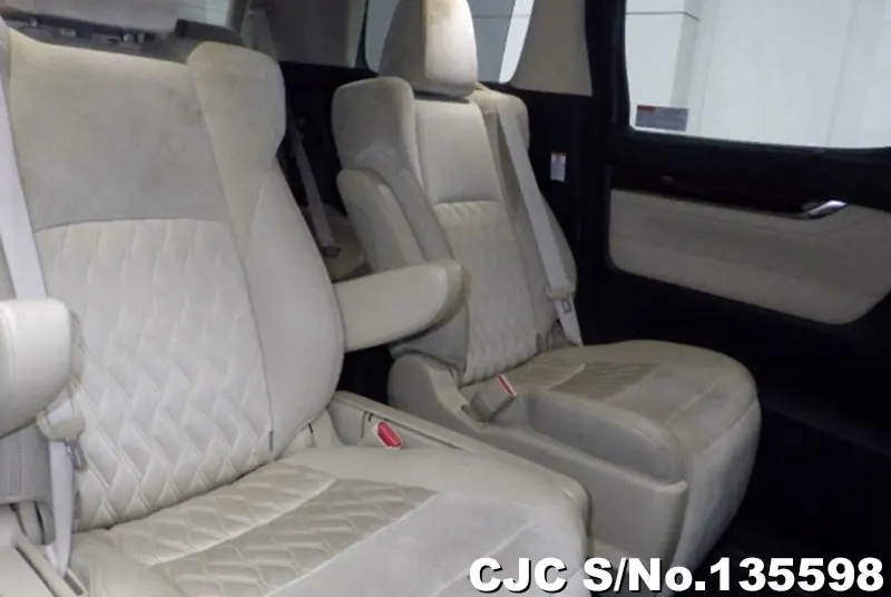 2017 Toyota / Alphard Stock No. 135598