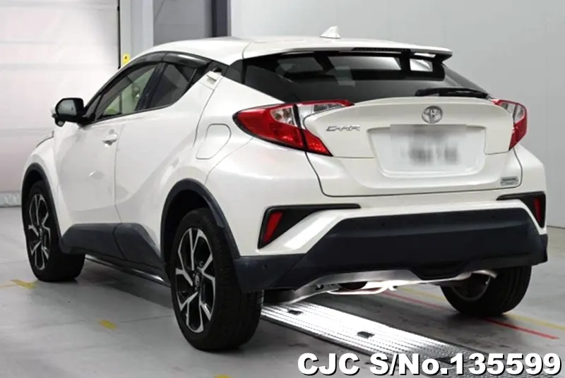 2017 Toyota / C-HR Stock No. 135599