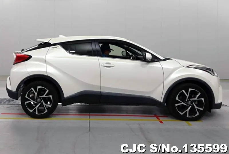 2017 Toyota / C-HR Stock No. 135599