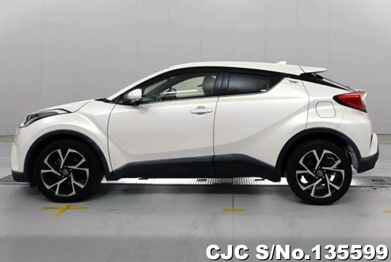 2017 Toyota / C-HR Stock No. 135599