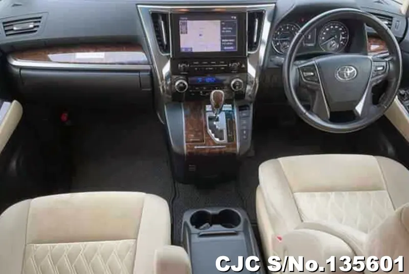 2020 Toyota / Alphard Stock No. 135601