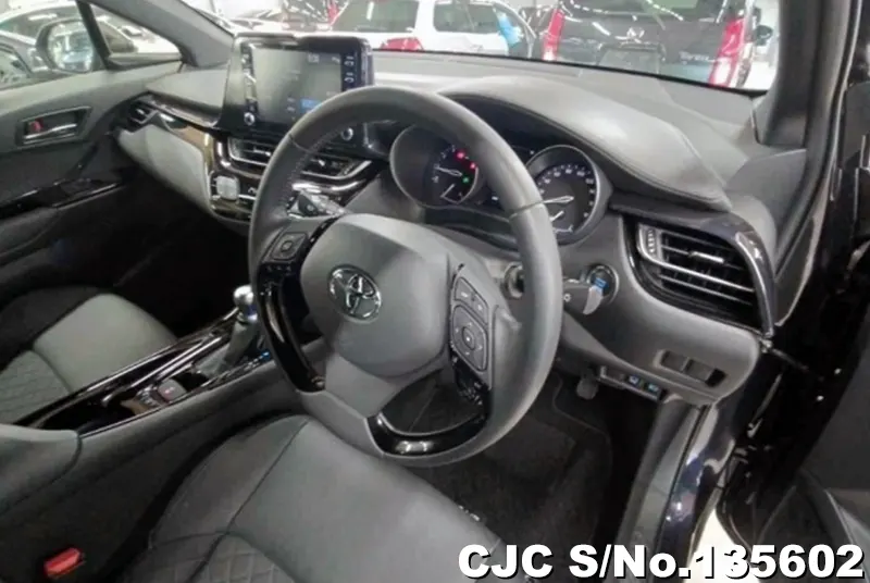 2022 Toyota / C-HR Stock No. 135602