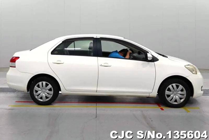 2009 Toyota / Belta Stock No. 135604