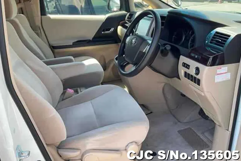 2014 Toyota / Alphard Stock No. 135605