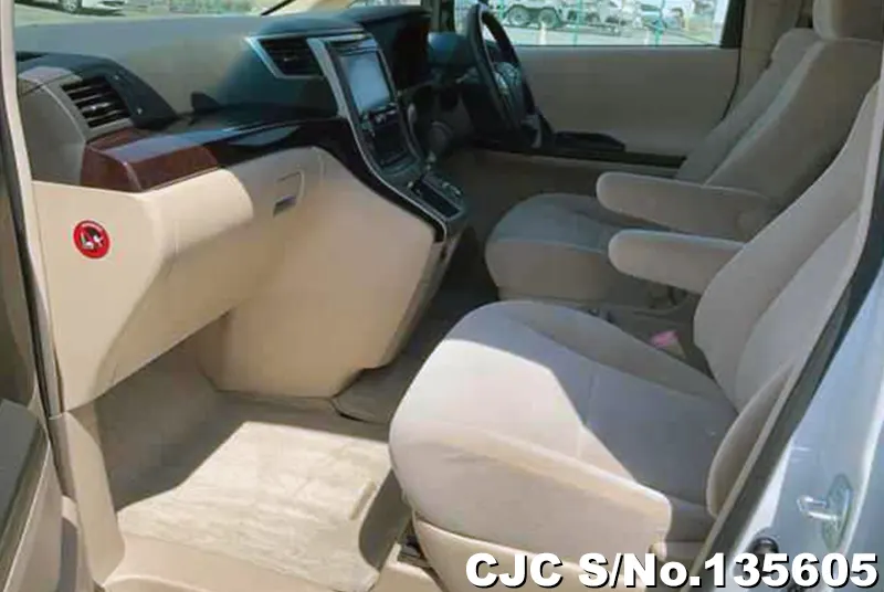 2014 Toyota / Alphard Stock No. 135605