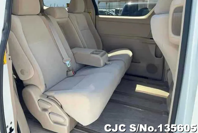 2014 Toyota / Alphard Stock No. 135605