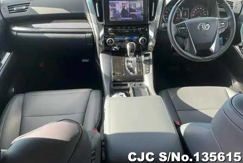 2023 Toyota / Alphard Stock No. 135615