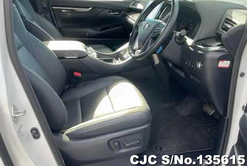 2023 Toyota / Alphard Stock No. 135615