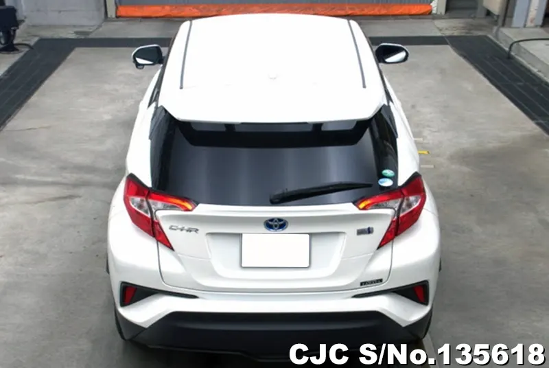 2017 Toyota / C-HR Stock No. 135618
