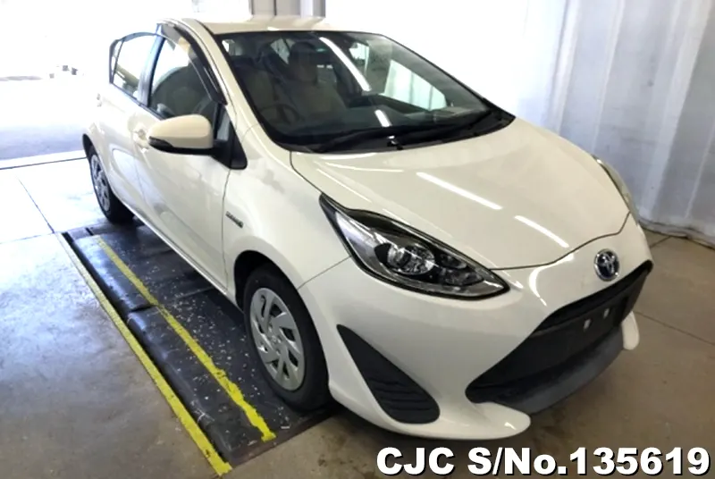 2017 Toyota / Aqua Stock No. 135619