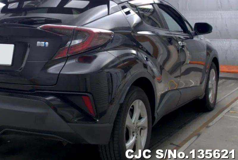 2018 Toyota / C-HR Stock No. 135621