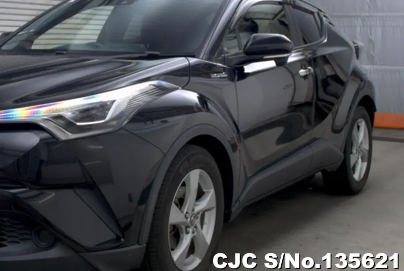 2018 Toyota / C-HR Stock No. 135621